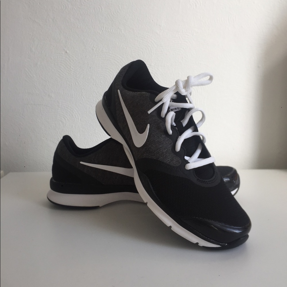 NWOT Nike training sneakers